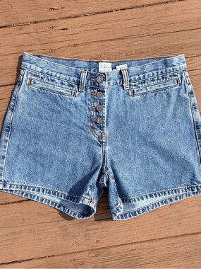 Vintage 90’s Y2K medium wash Calvin Klein button fly mid-rise Jean shorts